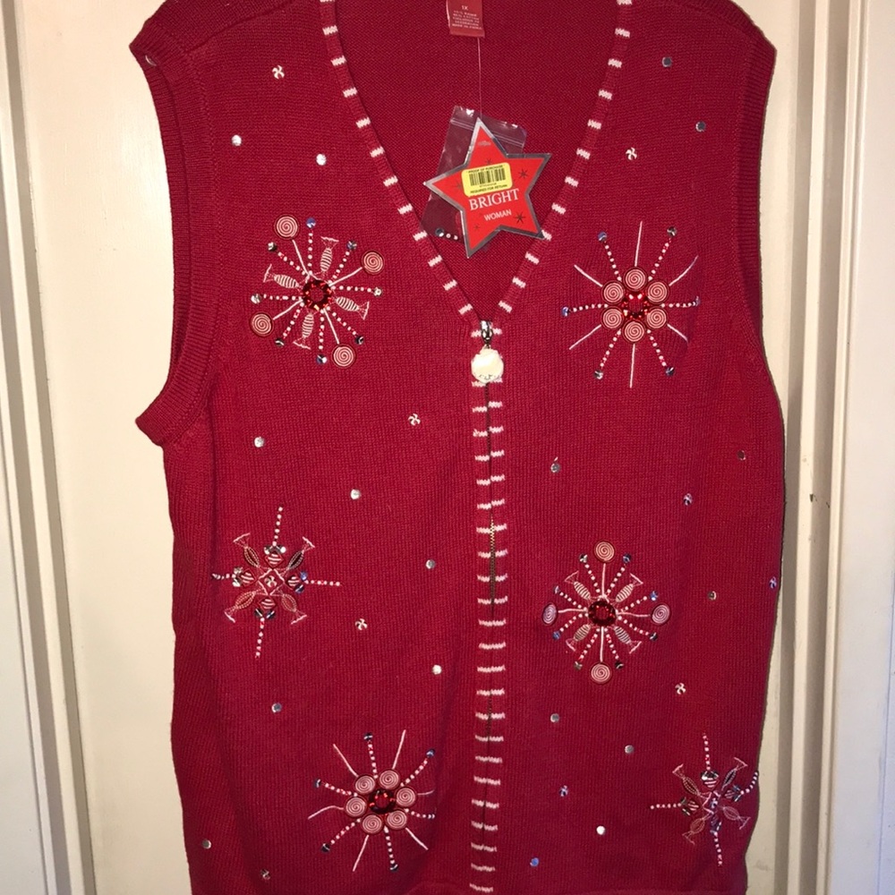 Woman’s sweater vest, size 1X.
